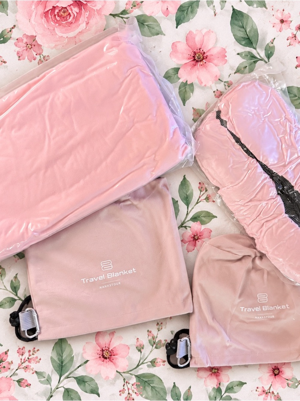 Urnexttour Travel  Blanket and Pillow Set in Pink with Cases